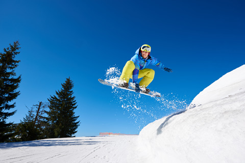 Enjoy a Full Day Snowboard Package from 4 Seasons Recreation Outfitters in Sunriver, Oregon, where guests staying at Xplorie participating properties can enjoy a full day snowboard or downhill ski package rental.