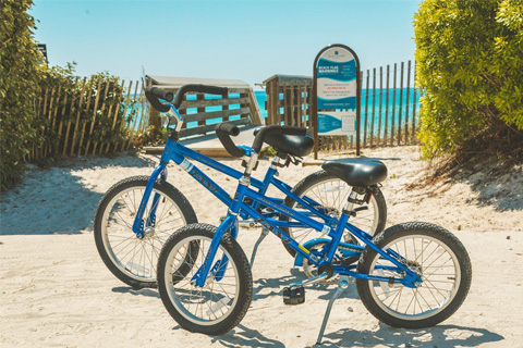 Enjoy a bike rental from Vacayzen in Destin, Florida, which guests can receive for free at Xplorie participating properties.